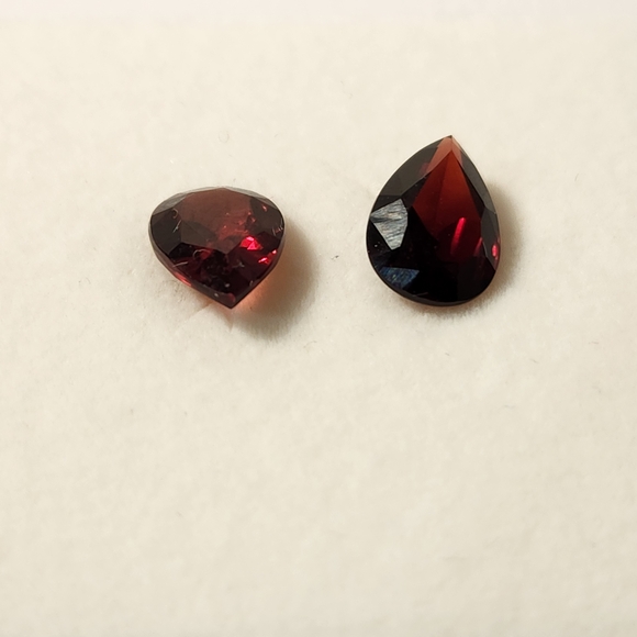 NIB 3.55cts Natural Mozambique Garnet Pair 10x7mmPear Cut Matched loose stones - Picture 11 of 15